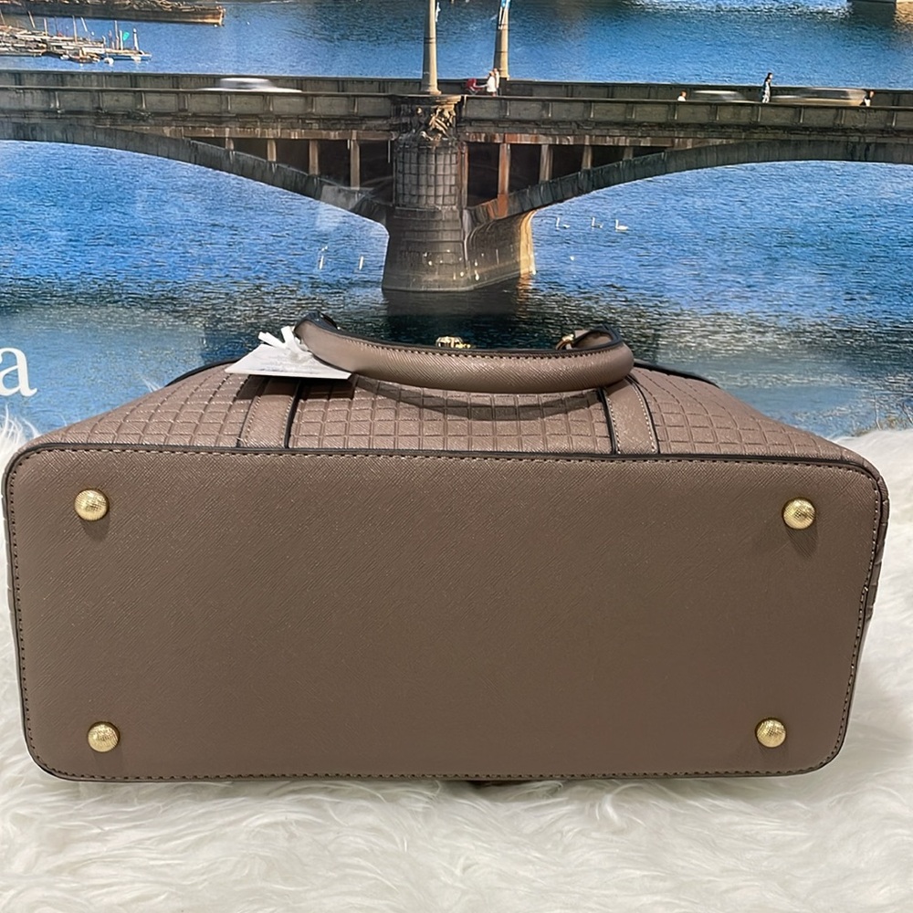 Classic Satchel - Picture 5 of 6